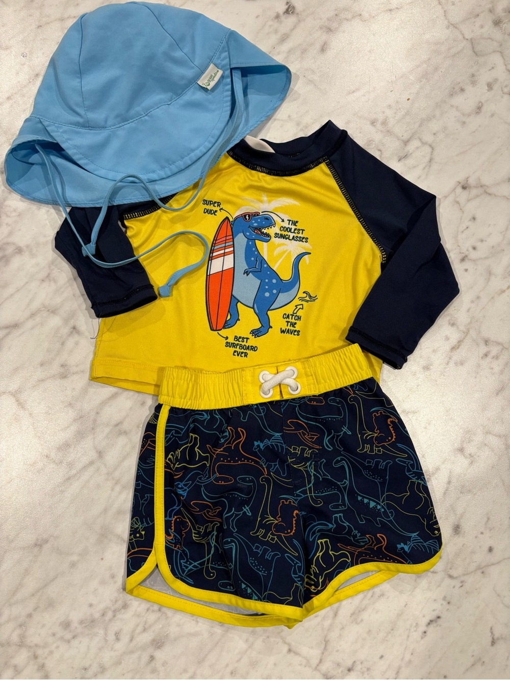 Wonder Nation Long Sleeve Dinosaur Swim Set with Light Blue Sun Hat- 3-6m